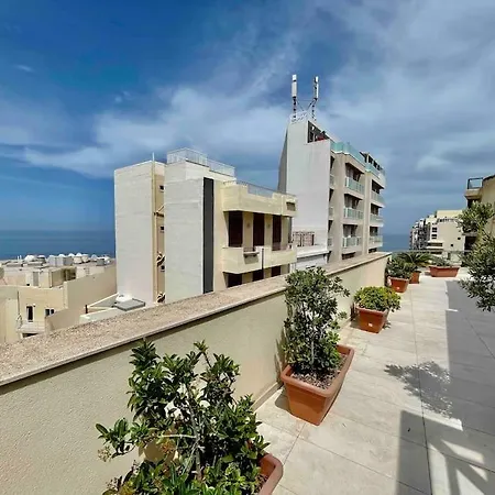 Sea View Penthouse In Tas-sliema